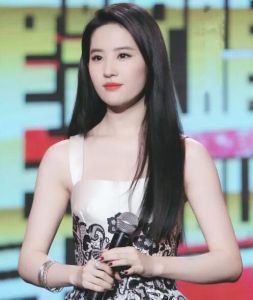 劉亦菲
