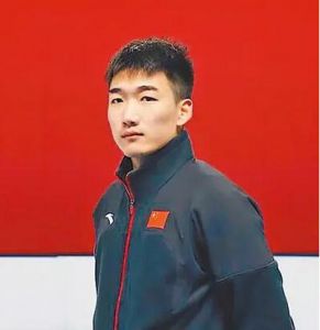 高亭宇