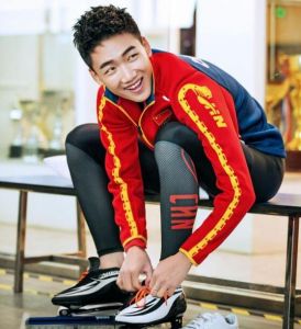 高亭宇