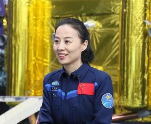 王亞平女航天員