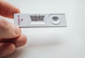 多地網友曬出陽性抗原稱“二陽”了