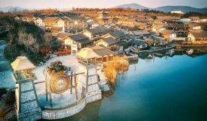 東方鹽湖城